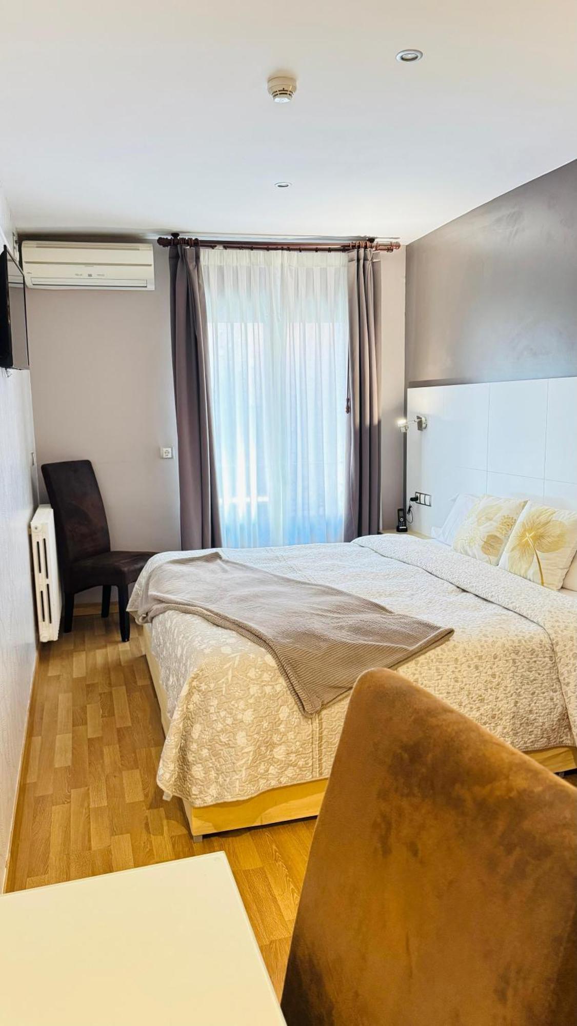 Hotel El Acebo ฮากา ภายนอก รูปภาพ