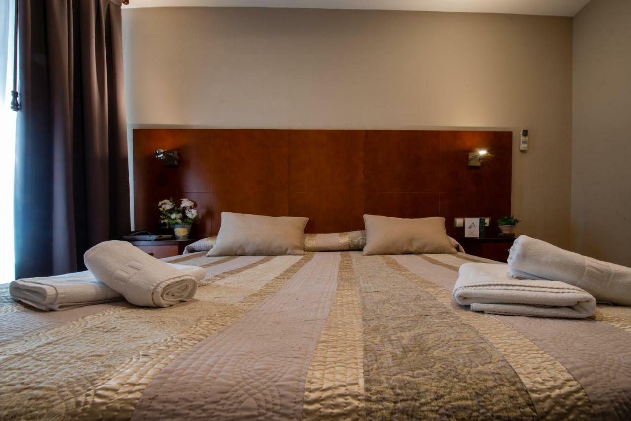 Hotel El Acebo ฮากา ภายนอก รูปภาพ