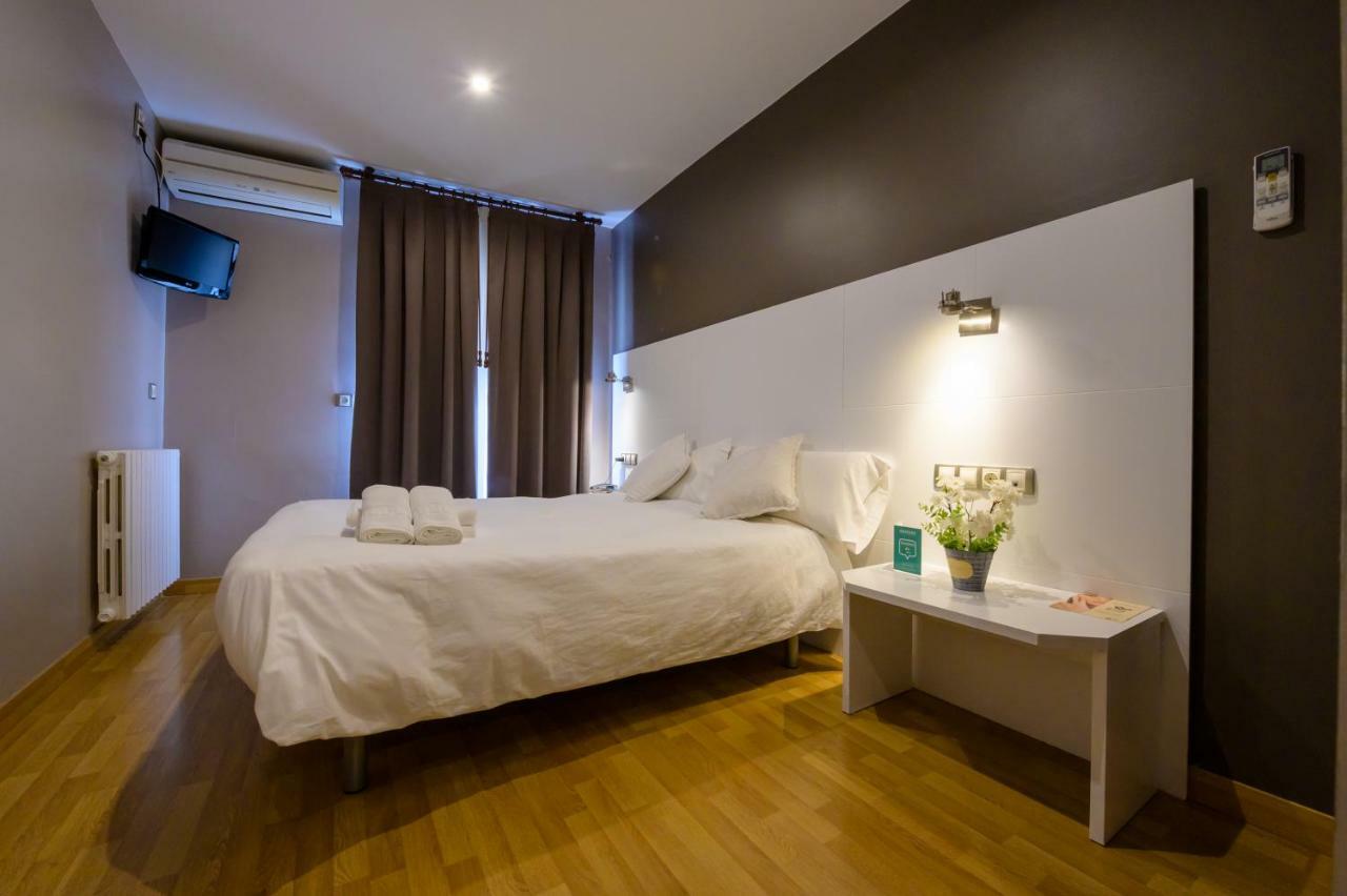 Hotel El Acebo ฮากา ภายนอก รูปภาพ