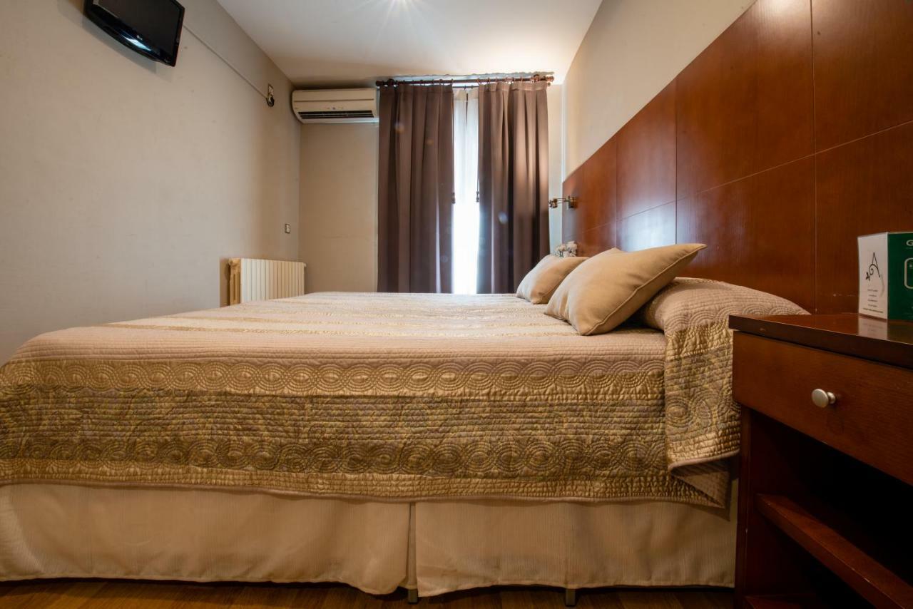 Hotel El Acebo ฮากา ภายนอก รูปภาพ