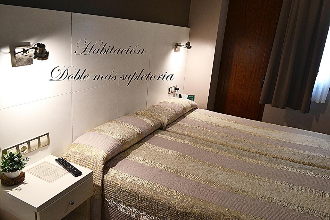 Hotel El Acebo ฮากา ภายนอก รูปภาพ